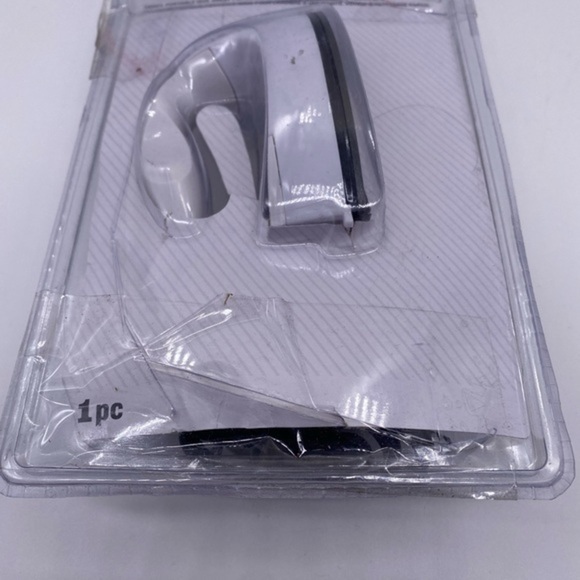 Mini Electric Iron (1pc) White ,120-Volt, 15-Watt, 4” High - Picture 4 of 6